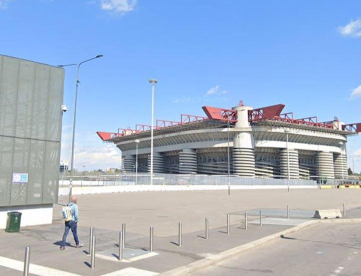 Double Room 700 Meter From The Stadium The House Of The Brave Milan Exterior photo